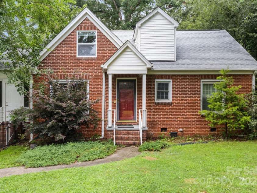 728 Blanton Street, Shelby, NC 28150.  MLS# CAR4274982, YatesRealty ID 1757. Welcome to 728 Blanton Street! This charming home was built in 1930 and is filled with character.