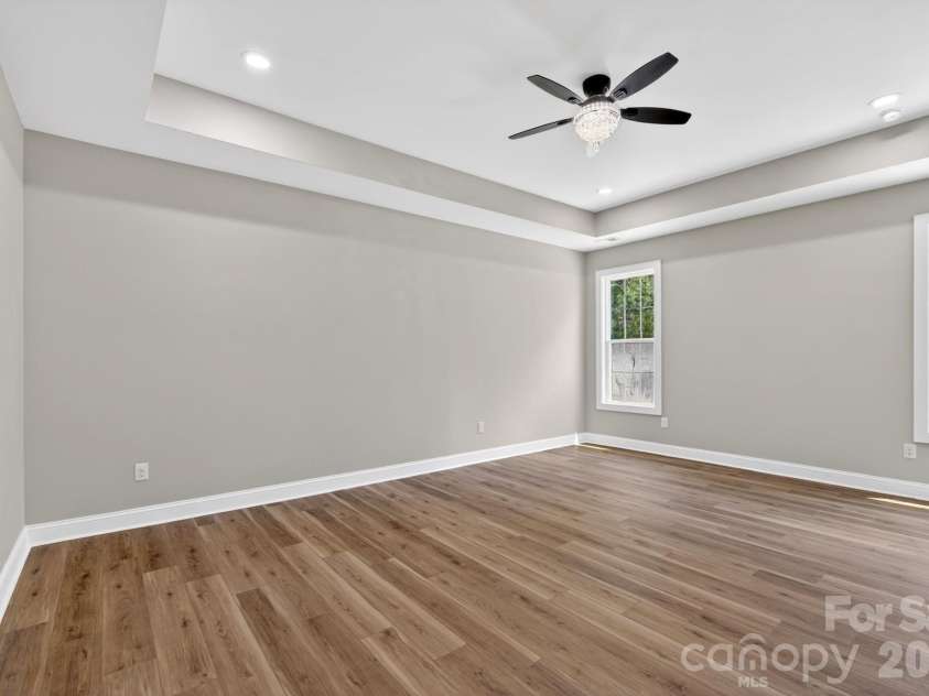 409 Huntington Woods Street, Lenoir, NC 28645.  MLS# CAR4369015, YatesRealty ID 17570. 