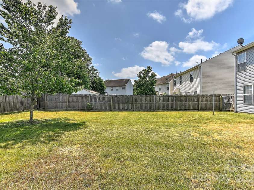 14501 Asheton Creek Drive, Charlotte, NC 28273.  MLS# CAR4258847, YatesRealty ID 17572. 