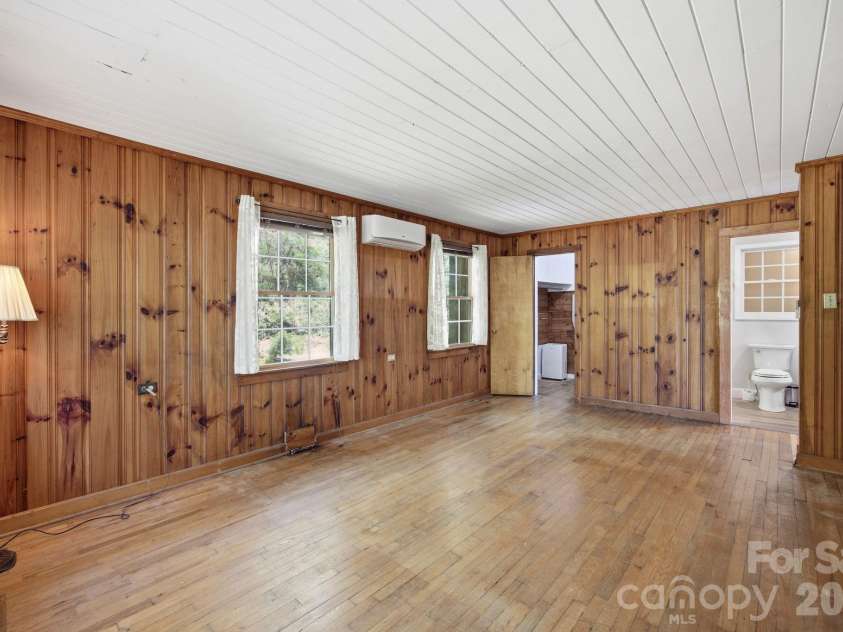 199 Alpine Drive, Marion, NC 28655.  MLS# CAR4371799, YatesRealty ID 17572. 