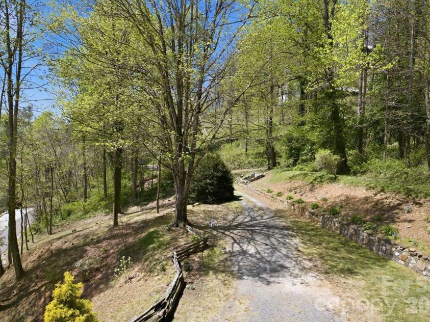199 Alpine Drive, Marion, NC 28655.  MLS# CAR4371799, YatesRealty ID 17572. 
