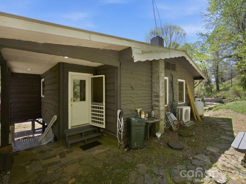 199 Alpine Drive, Marion, NC 28655.  MLS# CAR4371799, YatesRealty ID 17572. 