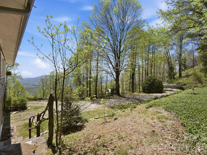 199 Alpine Drive, Marion, NC 28655.  MLS# CAR4371799, YatesRealty ID 17572. 
