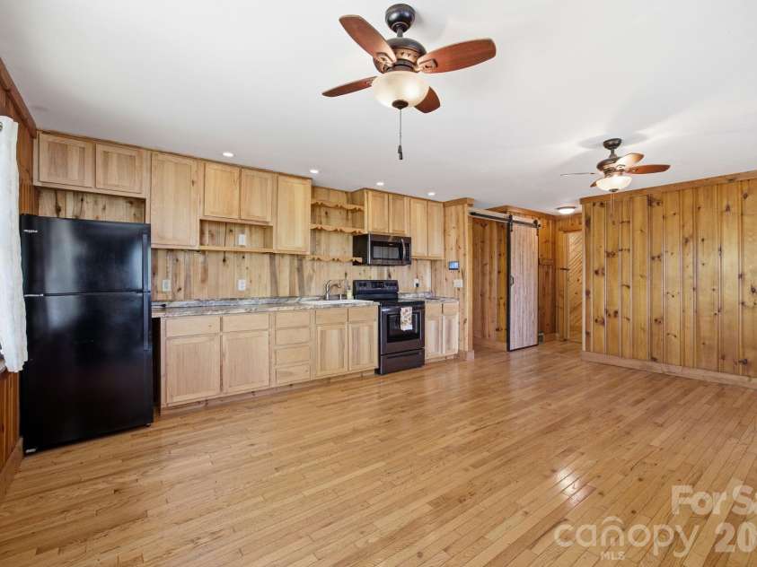 199 Alpine Drive, Marion, NC 28655.  MLS# CAR4371799, YatesRealty ID 17572. Kitchen/Dining area