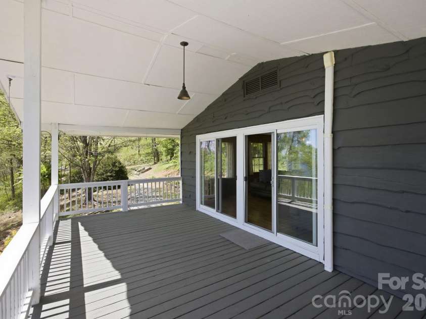 199 Alpine Drive, Marion, NC 28655.  MLS# CAR4371799, YatesRealty ID 17572. Porch