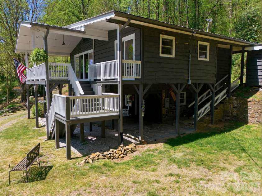 199 Alpine Drive, Marion, NC 28655.  MLS# CAR4371799, YatesRealty ID 17572. Side view