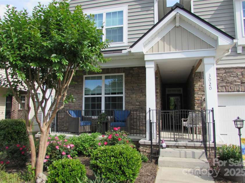 3020 Sewee Lane, Waxhaw, NC 28173.  MLS# CAR4210967, YatesRealty ID 17573. Closer look at front entrance