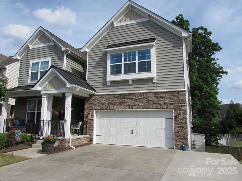 3020 Sewee Lane, Waxhaw, NC 28173.  MLS# CAR4210967, YatesRealty ID 17573. Front right view of home