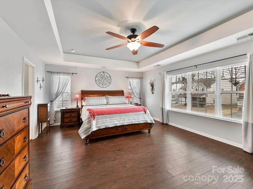 3020 Sewee Lane, Waxhaw, NC 28173.  MLS# CAR4210967, YatesRealty ID 17573. Spacious primary bedroom w/trey ceiling