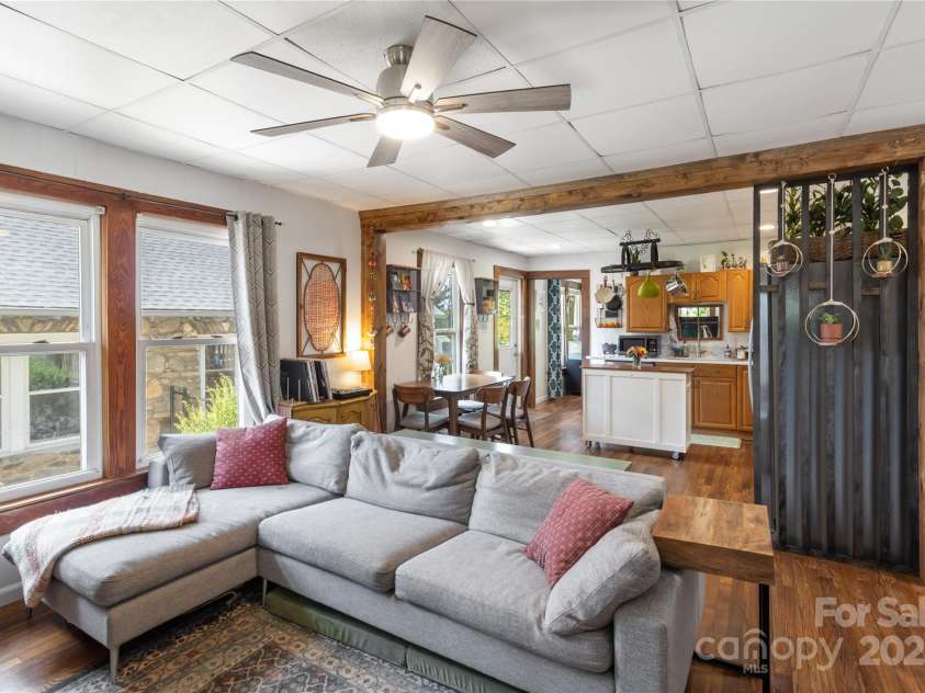 65 Craig Circle, Asheville, NC 28805.  MLS# CAR4259454, YatesRealty ID 17575. When you walk thru the front door you will notice how bright and spacious the living area is.