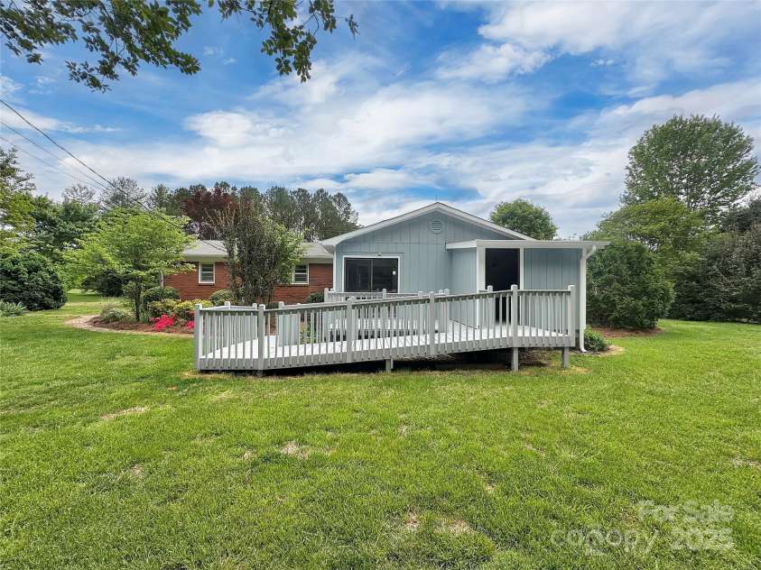 104 Tobe Bridge Road, Kings Mountain, NC 28086.  MLS# CAR4255478, YatesRealty ID 17577. 