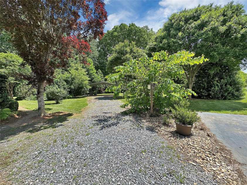 104 Tobe Bridge Road, Kings Mountain, NC 28086.  MLS# CAR4255478, YatesRealty ID 17577. 