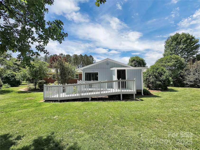 104 Tobe Bridge Road, Kings Mountain, NC 28086.  MLS# CAR4255478, YatesRealty ID 17577. 