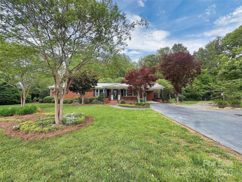 104 Tobe Bridge Road, Kings Mountain, NC 28086.  MLS# CAR4255478, YatesRealty ID 17577. 