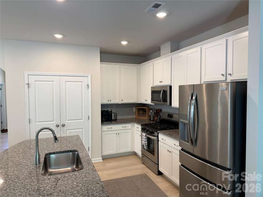 13057 Cottage Crest Lane, Charlotte, NC 28273.  MLS# CAR4374249, YatesRealty ID 17578. 