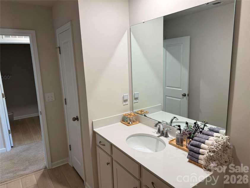 13057 Cottage Crest Lane, Charlotte, NC 28273.  MLS# CAR4374249, YatesRealty ID 17578. 