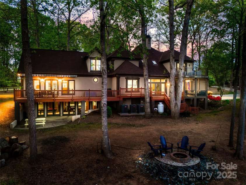 252 Greyfriars Road, Mooresville, NC 28117.  MLS# CAR4242527, YatesRealty ID 17579. 