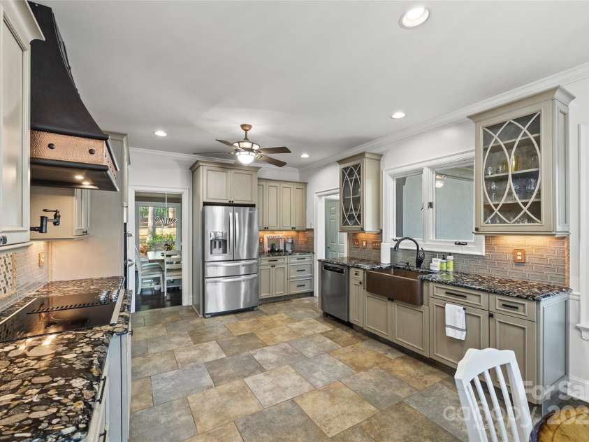 252 Greyfriars Road, Mooresville, NC 28117.  MLS# CAR4242527, YatesRealty ID 17579. 