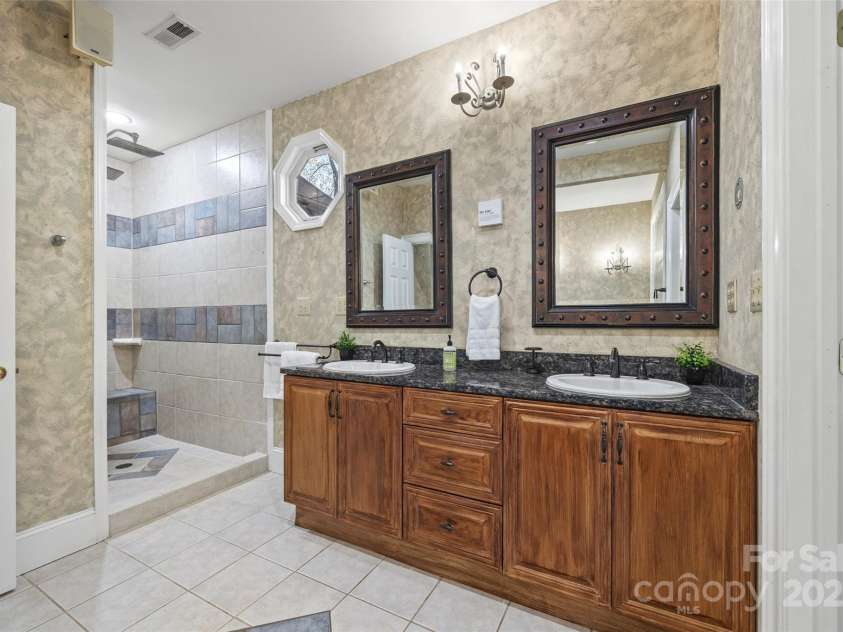 252 Greyfriars Road, Mooresville, NC 28117.  MLS# CAR4242527, YatesRealty ID 17579. 