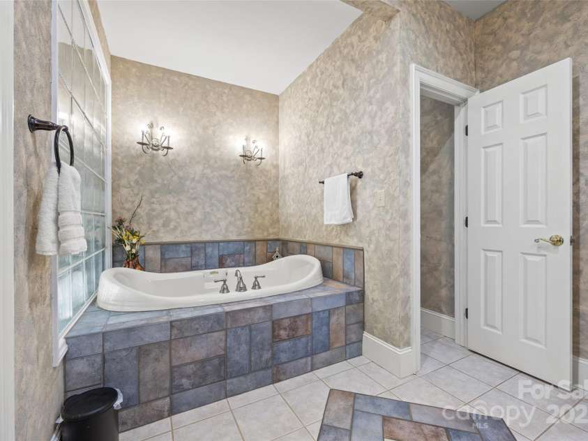 252 Greyfriars Road, Mooresville, NC 28117.  MLS# CAR4242527, YatesRealty ID 17579. 