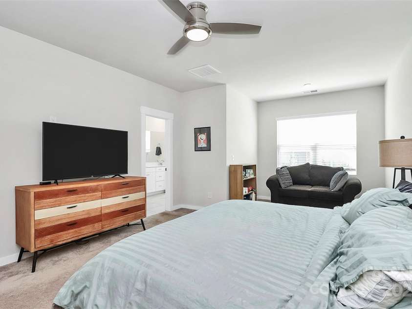 9521 Munsing Drive, Charlotte, NC 28269.  MLS# CAR4302669, YatesRealty ID 1758. 