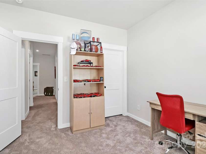 9521 Munsing Drive, Charlotte, NC 28269.  MLS# CAR4302669, YatesRealty ID 1758. 