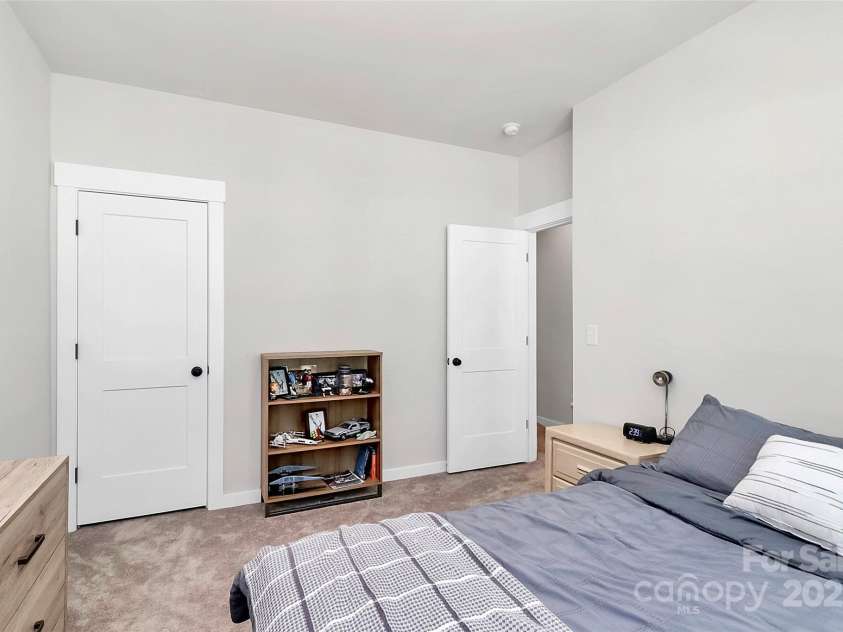 9521 Munsing Drive, Charlotte, NC 28269.  MLS# CAR4302669, YatesRealty ID 1758. 