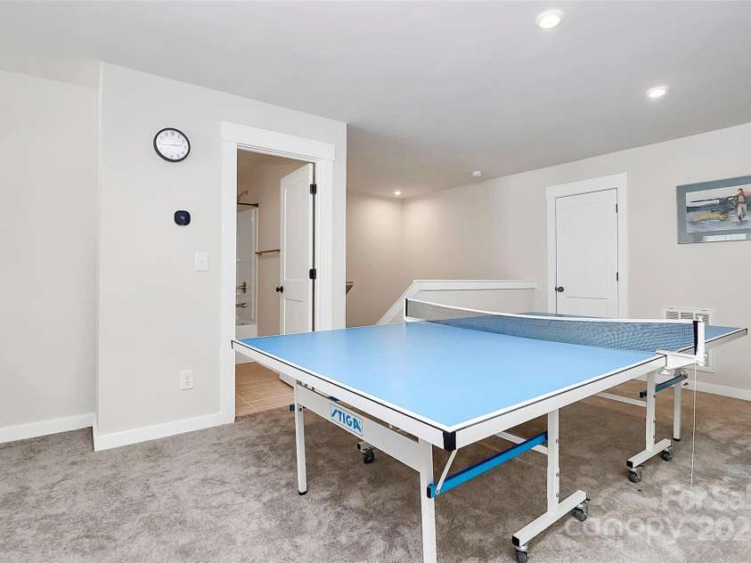 9521 Munsing Drive, Charlotte, NC 28269.  MLS# CAR4302669, YatesRealty ID 1758. 