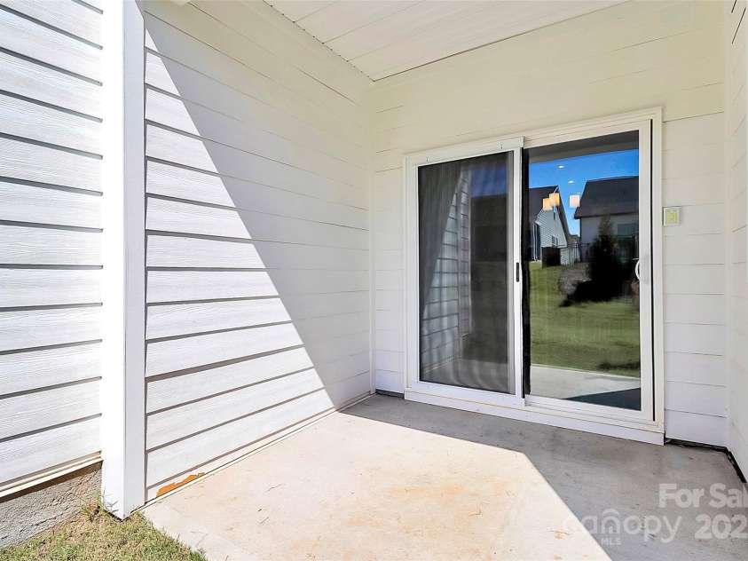 9521 Munsing Drive, Charlotte, NC 28269.  MLS# CAR4302669, YatesRealty ID 1758. 