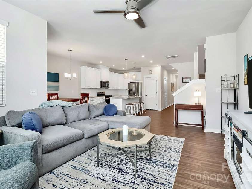 9521 Munsing Drive, Charlotte, NC 28269.  MLS# CAR4302669, YatesRealty ID 1758. 9521 Munsing Dr., a spacious, upgraded, thoughtfully-designed townhome