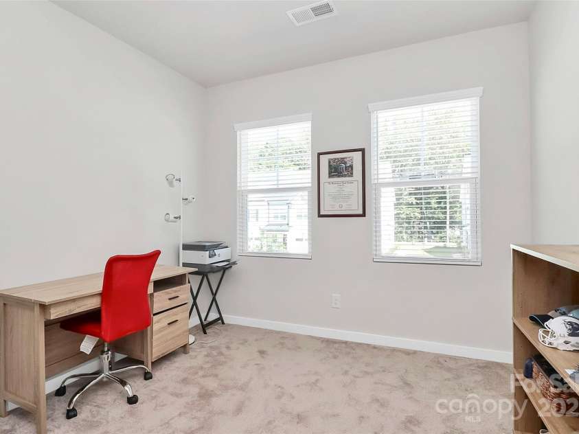 9521 Munsing Drive, Charlotte, NC 28269.  MLS# CAR4302669, YatesRealty ID 1758. Bed 2