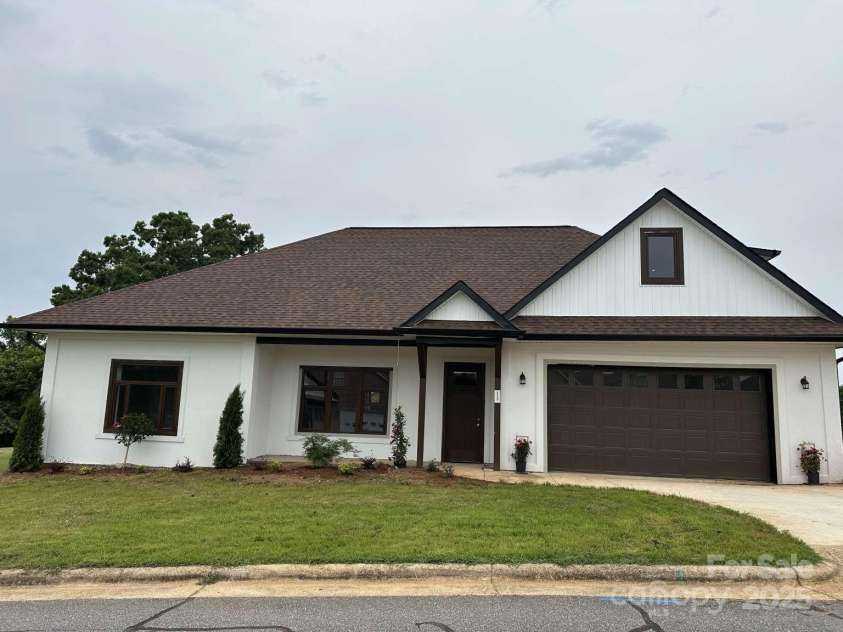 115 Hill Street, Granite Falls, NC 28630.  MLS# CAR4259661, YatesRealty ID 17580. 