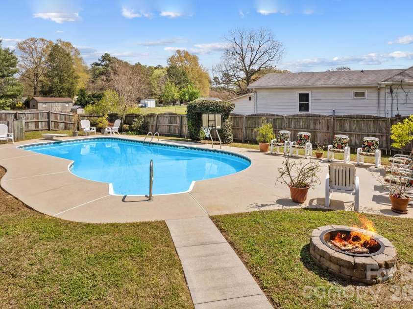 4660 US Highway 601 Highway, Salisbury, NC 28147.  MLS# CAR4363618, YatesRealty ID 17580. 