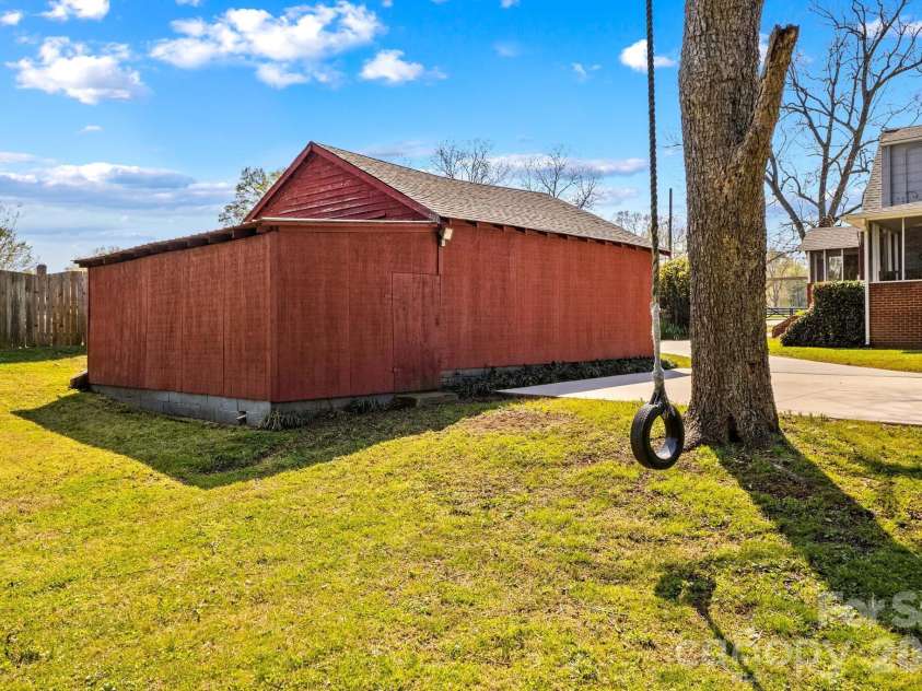 4660 US Highway 601 Highway, Salisbury, NC 28147.  MLS# CAR4363618, YatesRealty ID 17580. 