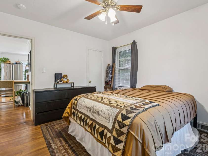 5508 Crestland Avenue, Charlotte, NC 28269.  MLS# CAR4344312, YatesRealty ID 17581. 