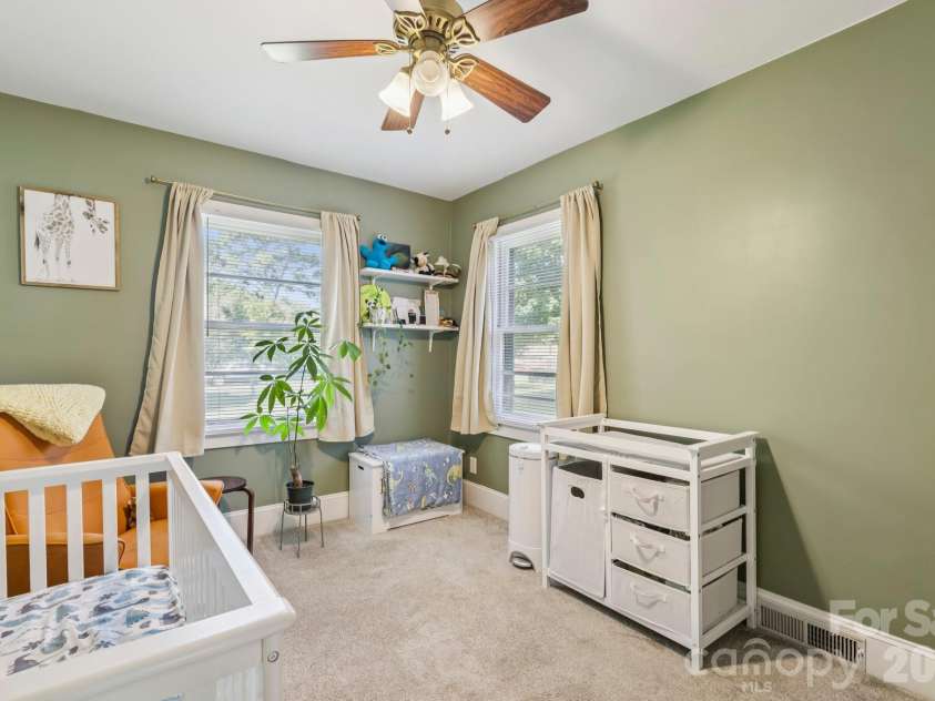 5508 Crestland Avenue, Charlotte, NC 28269.  MLS# CAR4344312, YatesRealty ID 17581. 