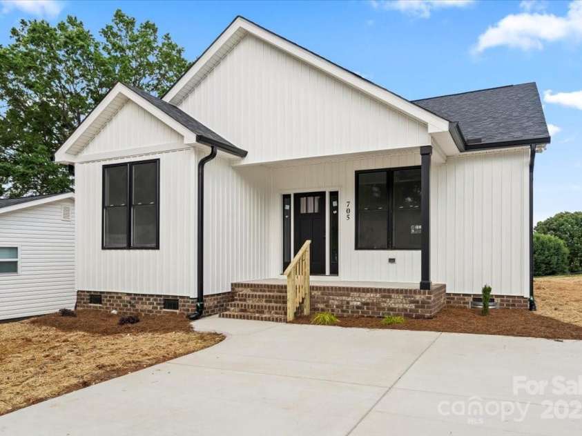 705 Sunderland Road, Concord, NC 28027.  MLS# CAR4259078, YatesRealty ID 17581. 