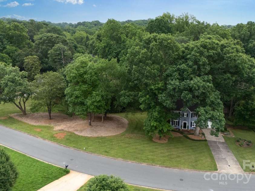211 Southfork Drive, Belmont, NC 28012.  MLS# CAR4259724, YatesRealty ID 17582. 