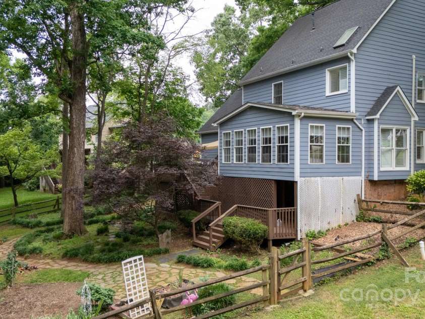 211 Southfork Drive, Belmont, NC 28012.  MLS# CAR4259724, YatesRealty ID 17582. Back yard paradise!