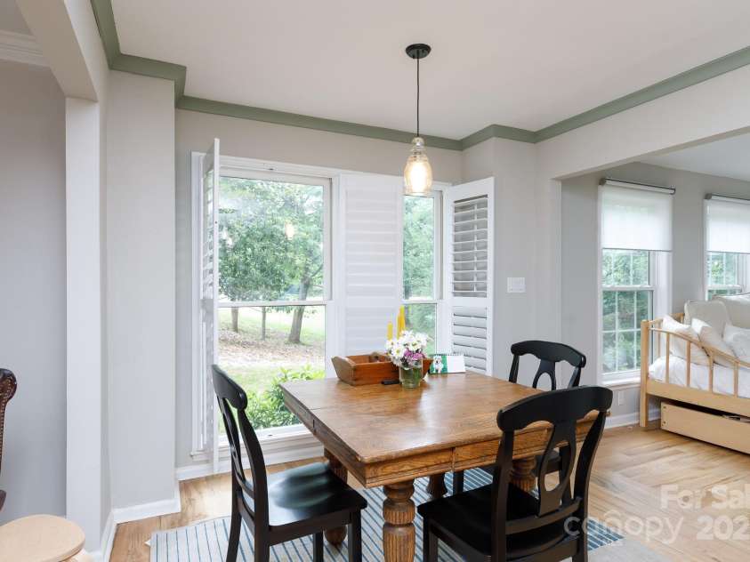 211 Southfork Drive, Belmont, NC 28012.  MLS# CAR4259724, YatesRealty ID 17582. Breakfast