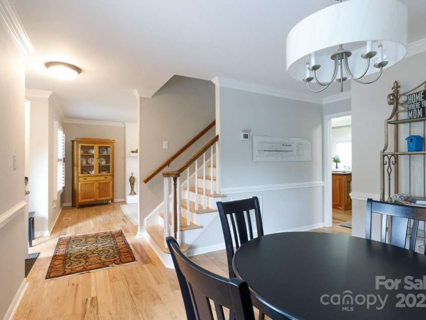 211 Southfork Drive, Belmont, NC 28012.  MLS# CAR4259724, YatesRealty ID 17582. Dining