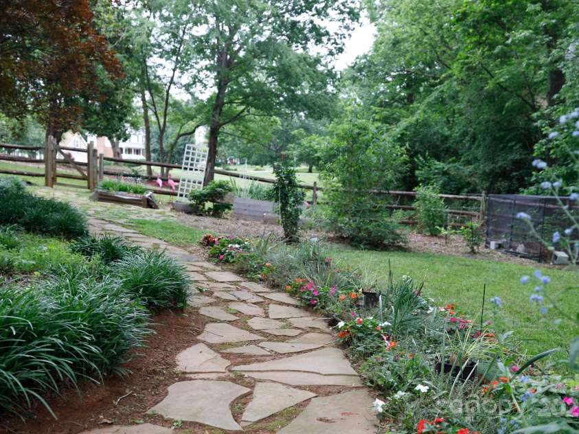 211 Southfork Drive, Belmont, NC 28012.  MLS# CAR4259724, YatesRealty ID 17582. Hand laid stone pathway