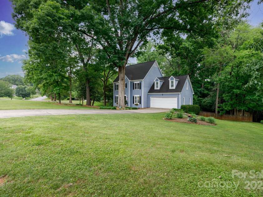 211 Southfork Drive, Belmont, NC 28012.  MLS# CAR4259724, YatesRealty ID 17582. HOME !