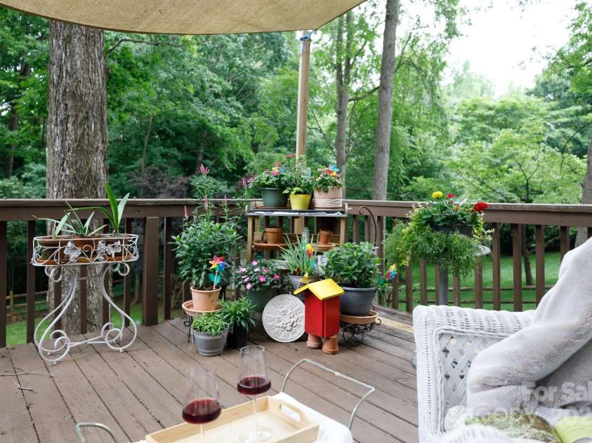 211 Southfork Drive, Belmont, NC 28012.  MLS# CAR4259724, YatesRealty ID 17582. Large Deck