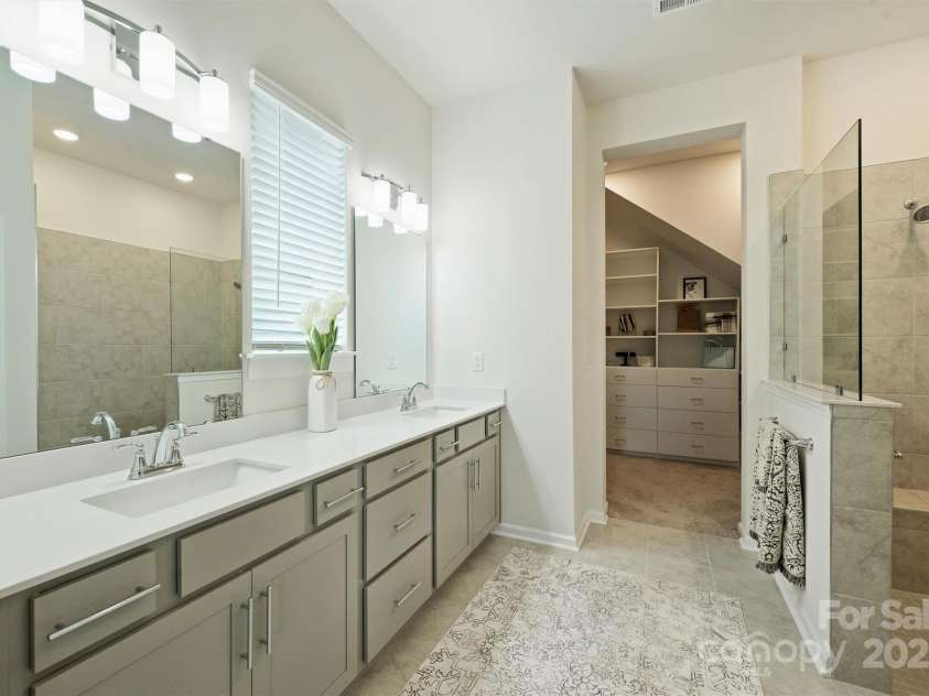 1133 Idyllic Lane, Waxhaw, NC 28173.  MLS# CAR4319986, YatesRealty ID 17583. Spa like bath