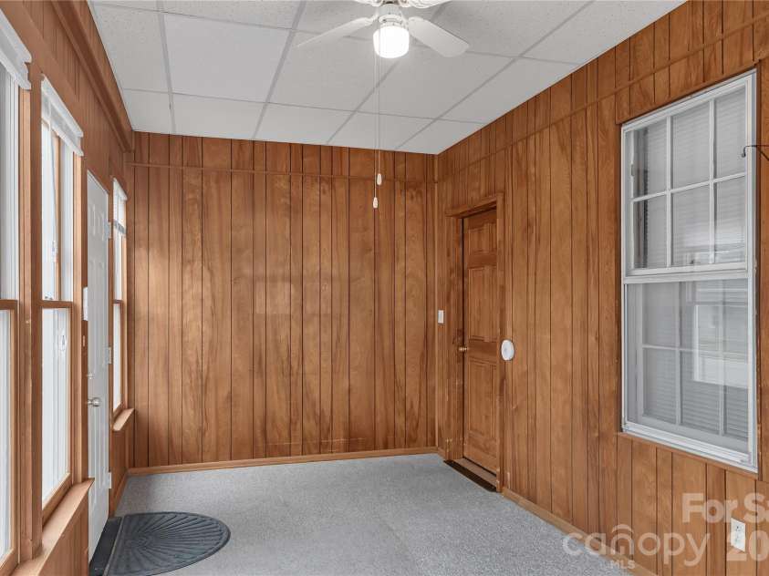 215 King Street, Gastonia, NC 28052.  MLS# CAR4335649, YatesRealty ID 17585. 
