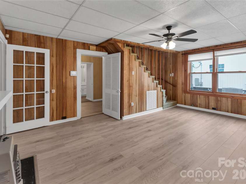 215 King Street, Gastonia, NC 28052.  MLS# CAR4335649, YatesRealty ID 17585. 