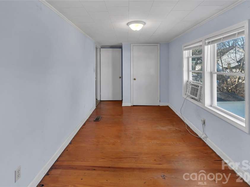 215 King Street, Gastonia, NC 28052.  MLS# CAR4335649, YatesRealty ID 17585. 