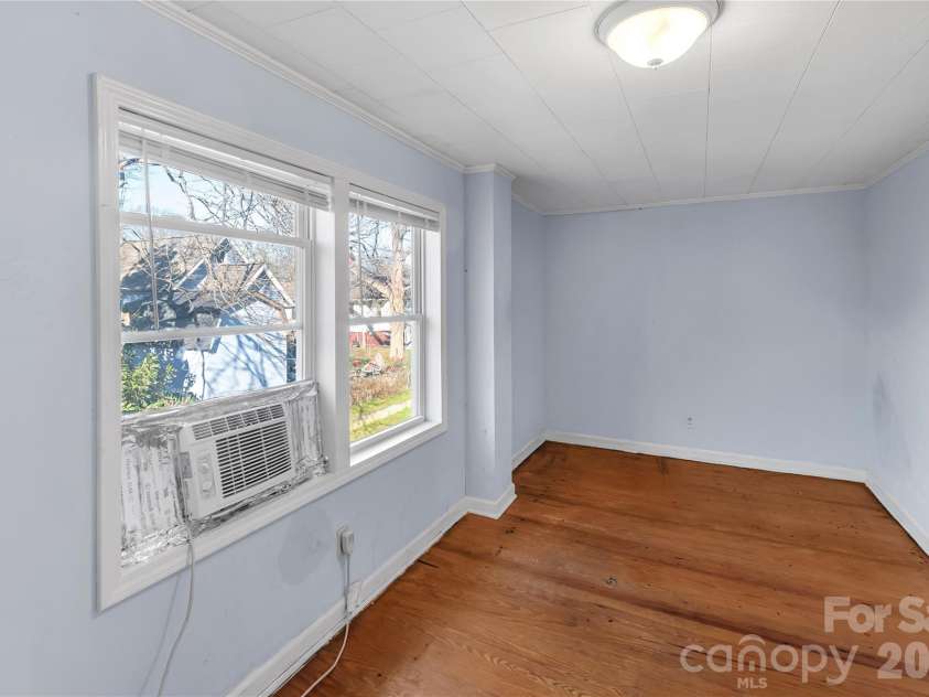 215 King Street, Gastonia, NC 28052.  MLS# CAR4335649, YatesRealty ID 17585. 