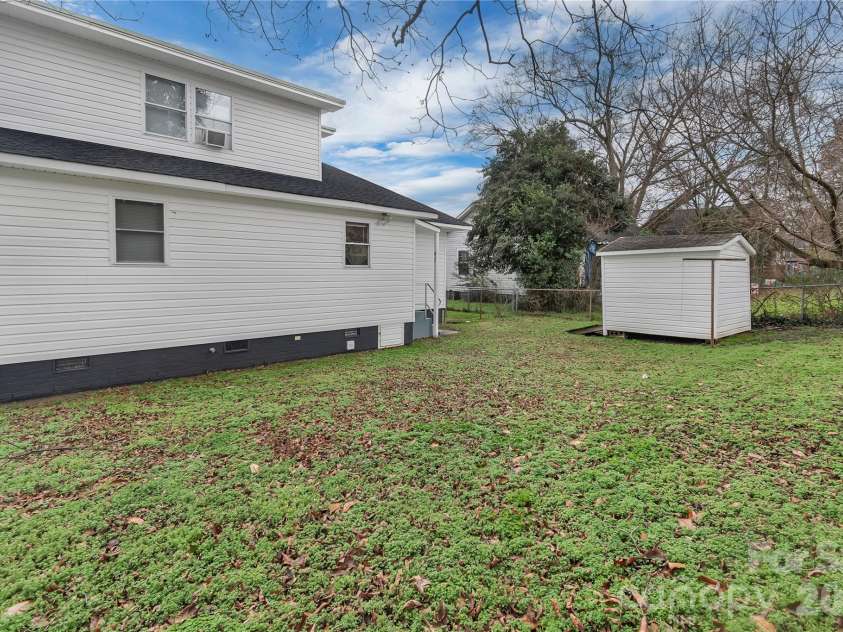215 King Street, Gastonia, NC 28052.  MLS# CAR4335649, YatesRealty ID 17585. 